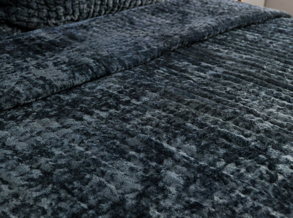 Bari - Velvet Quilt