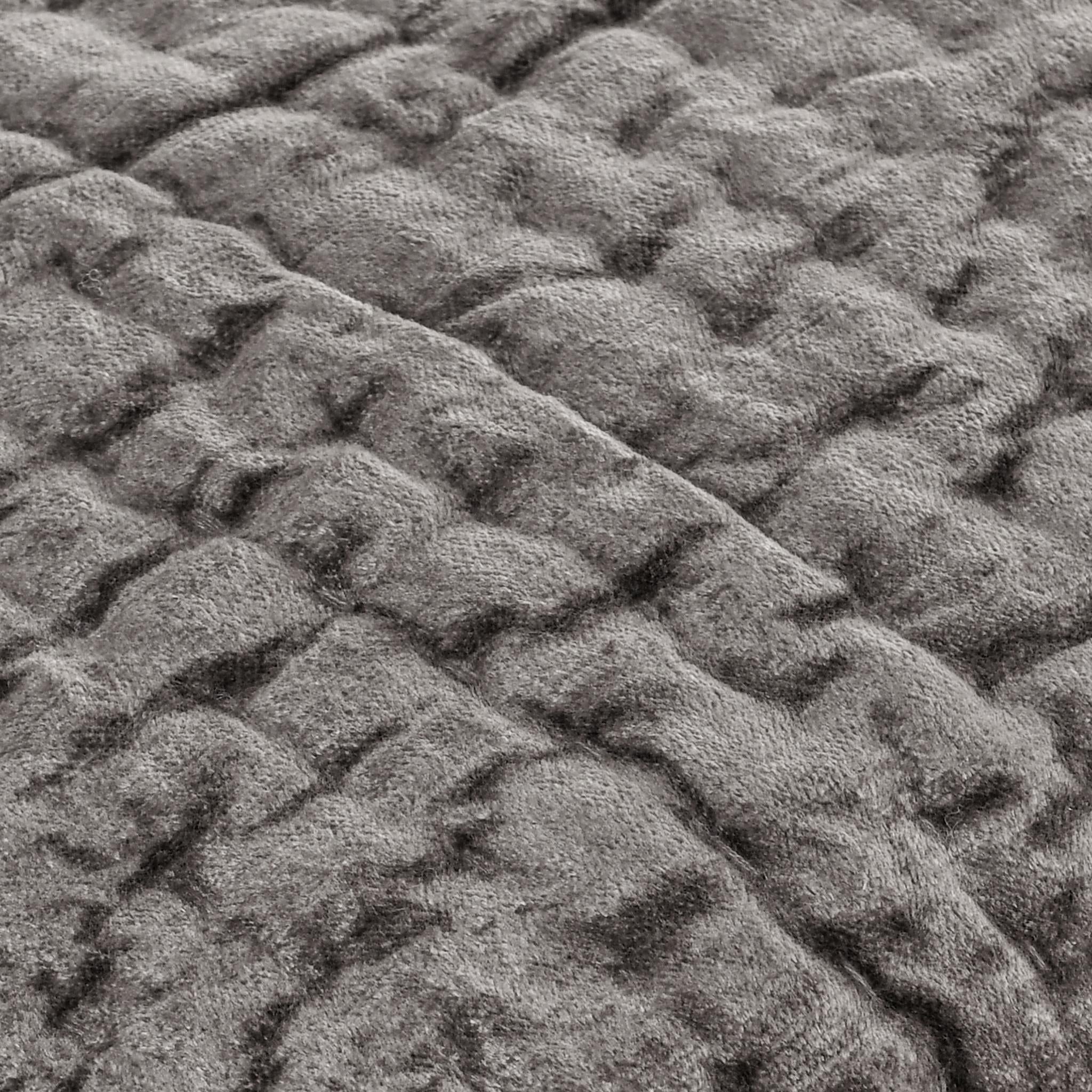 Bari - Velvet Quilt Set