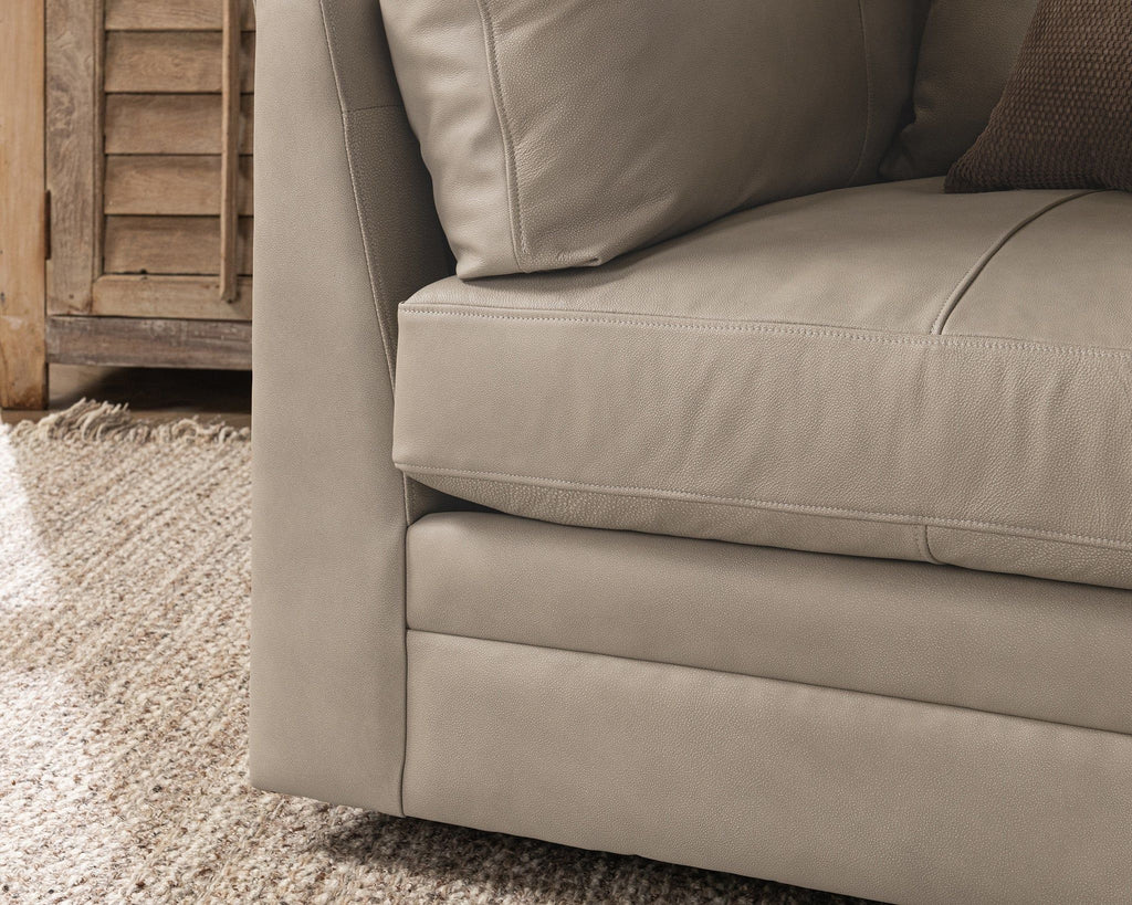 Audrey - Swivel Chair