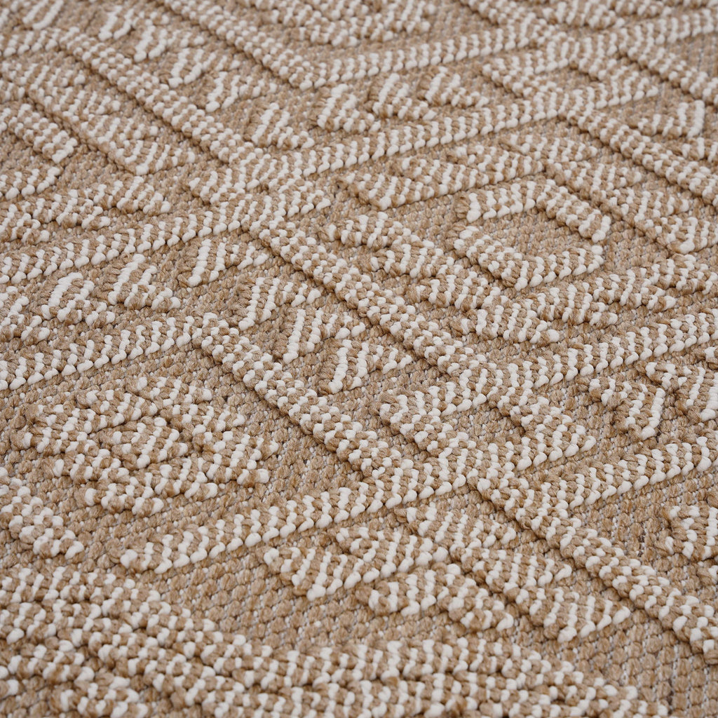 Guros - 6' X 9' Traditional Indoor / Outdoor Area Rug - Natural