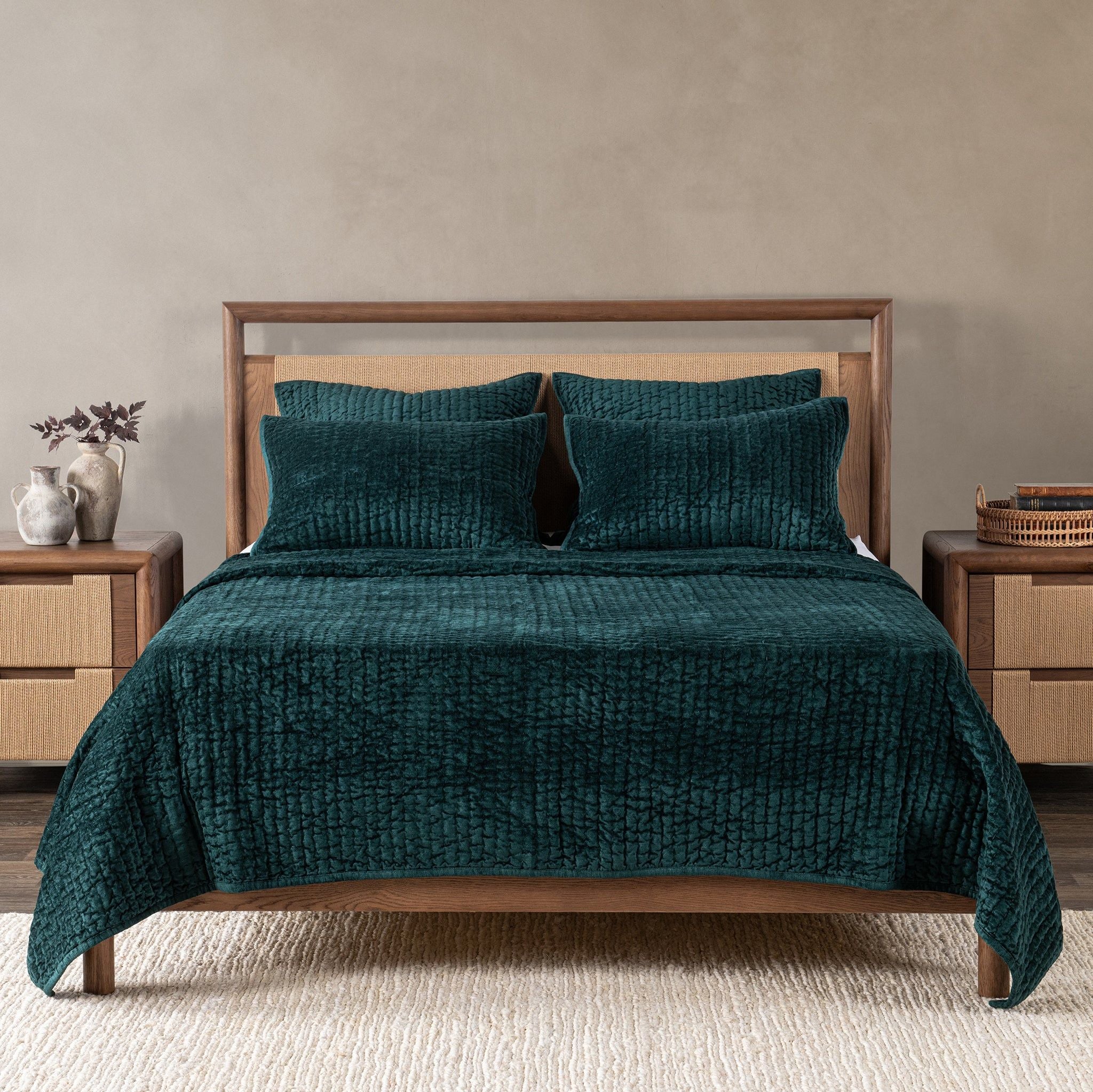 Bari - Velvet Quilt - Emerald