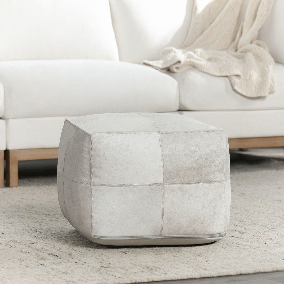 Canada - Hide Pouf