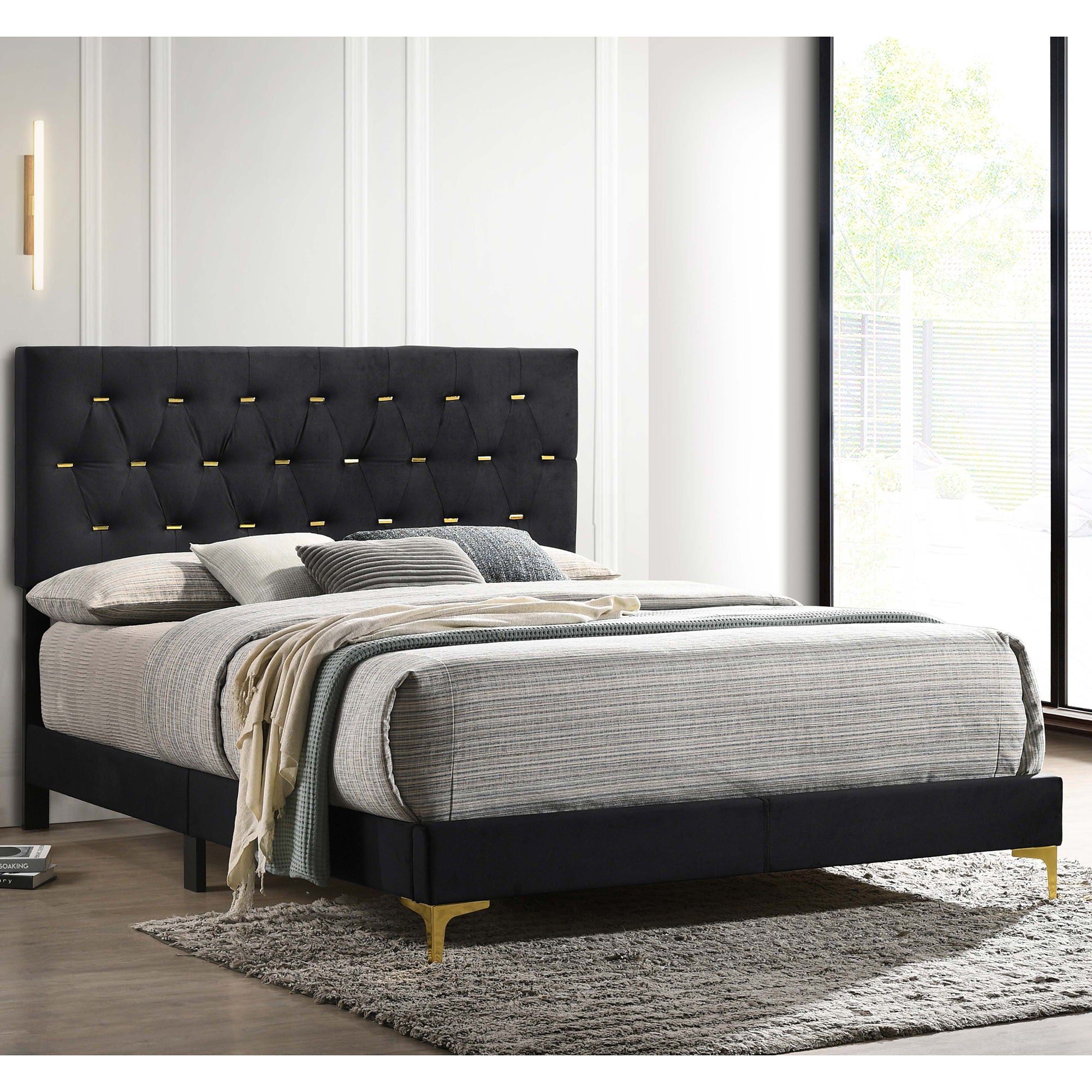 James - Panel Bed