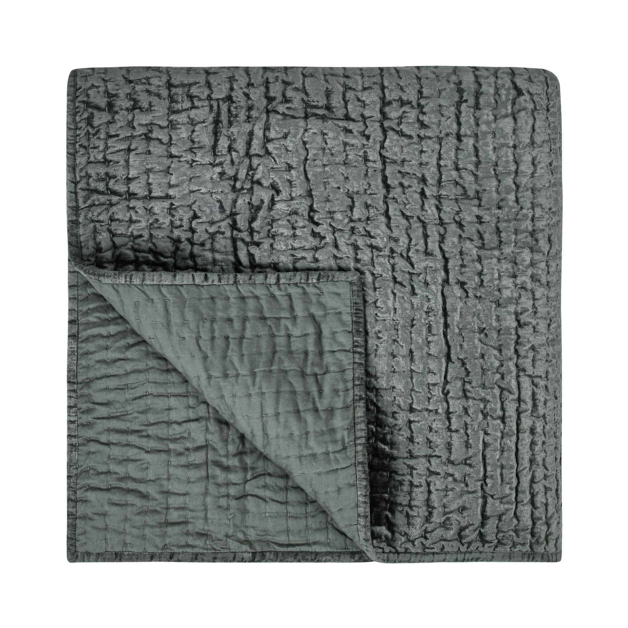 Bari - Velvet Quilt Collection