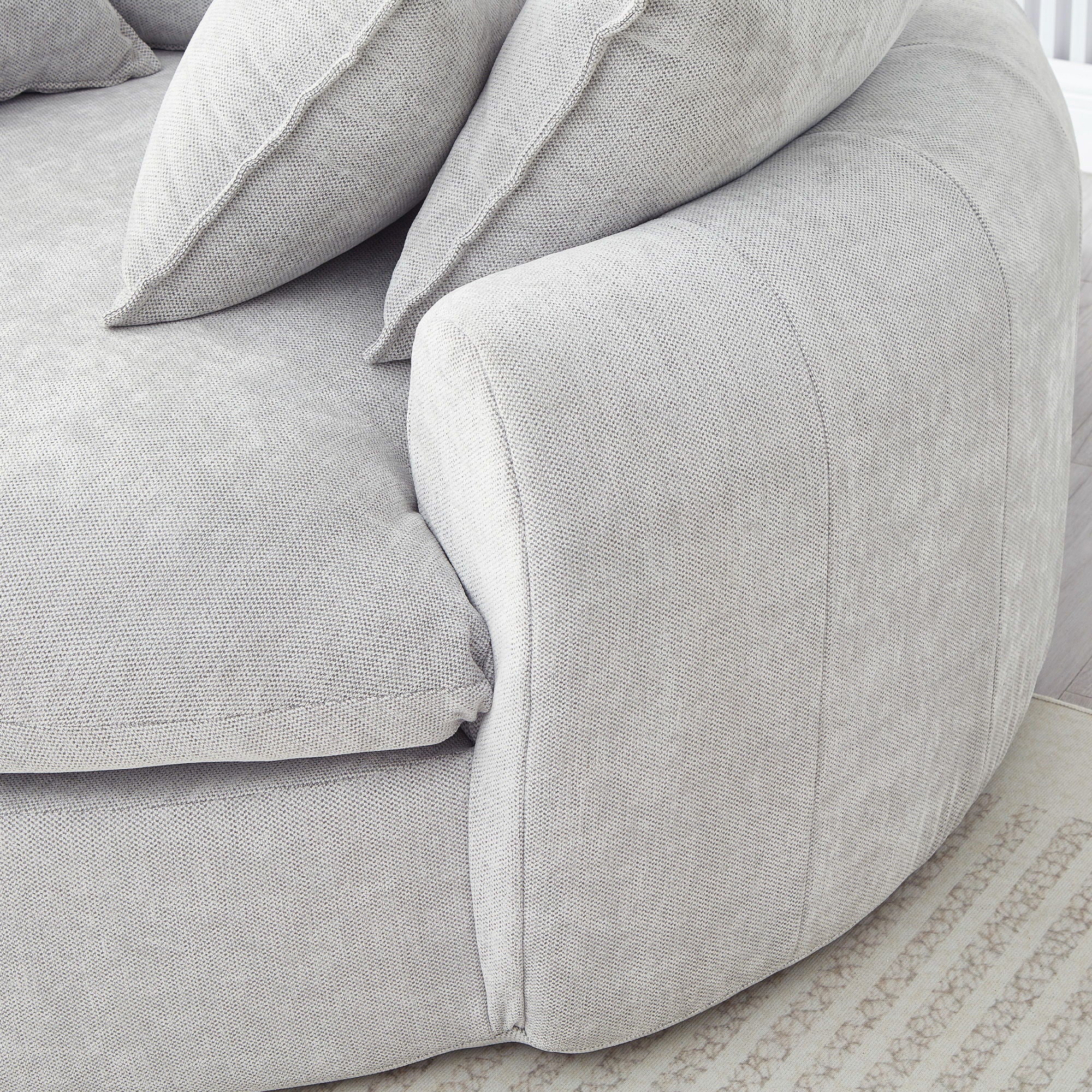 Modern Round Chaise Sofa With 8 Throw Pillows