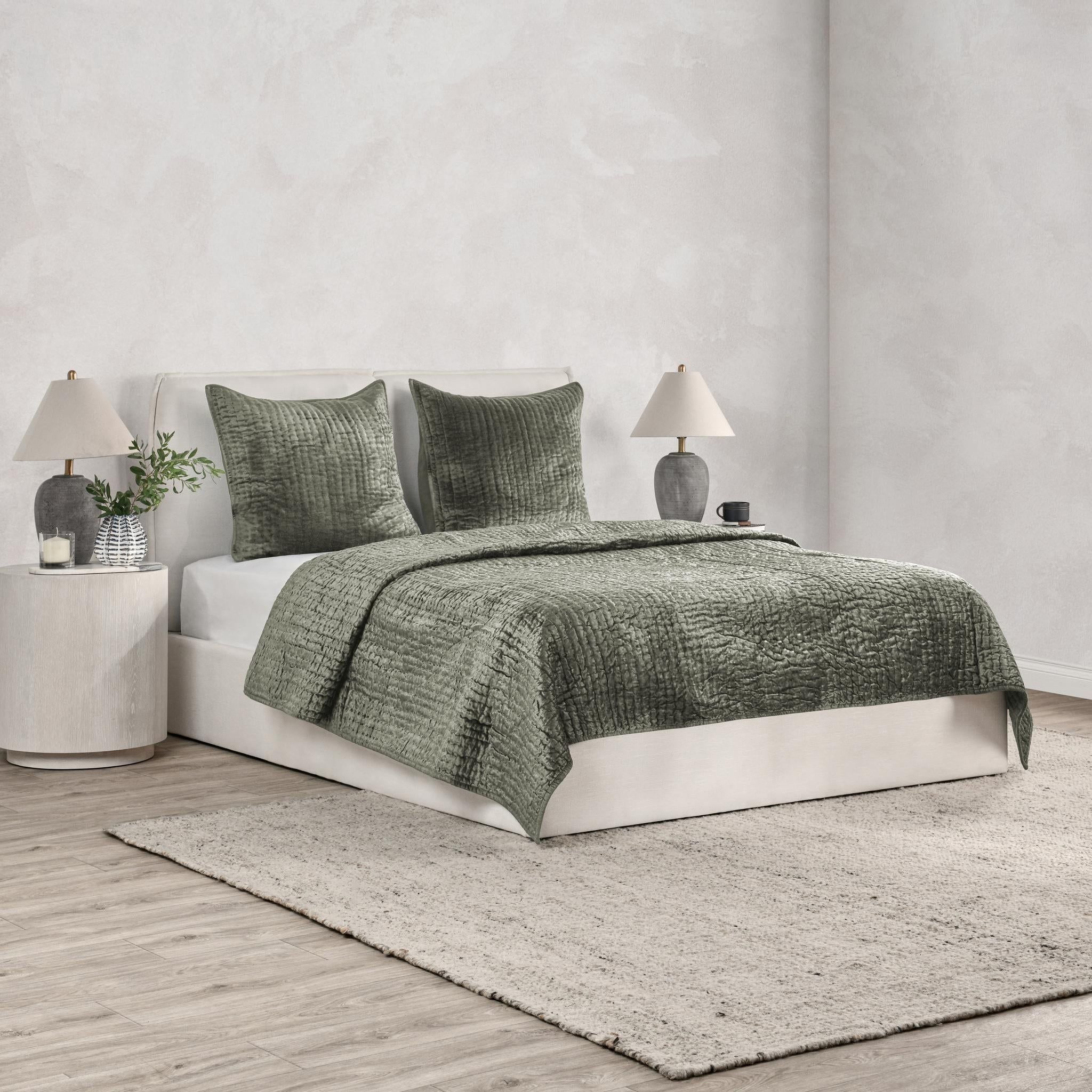 Bari - Velvet Quilt - Sage