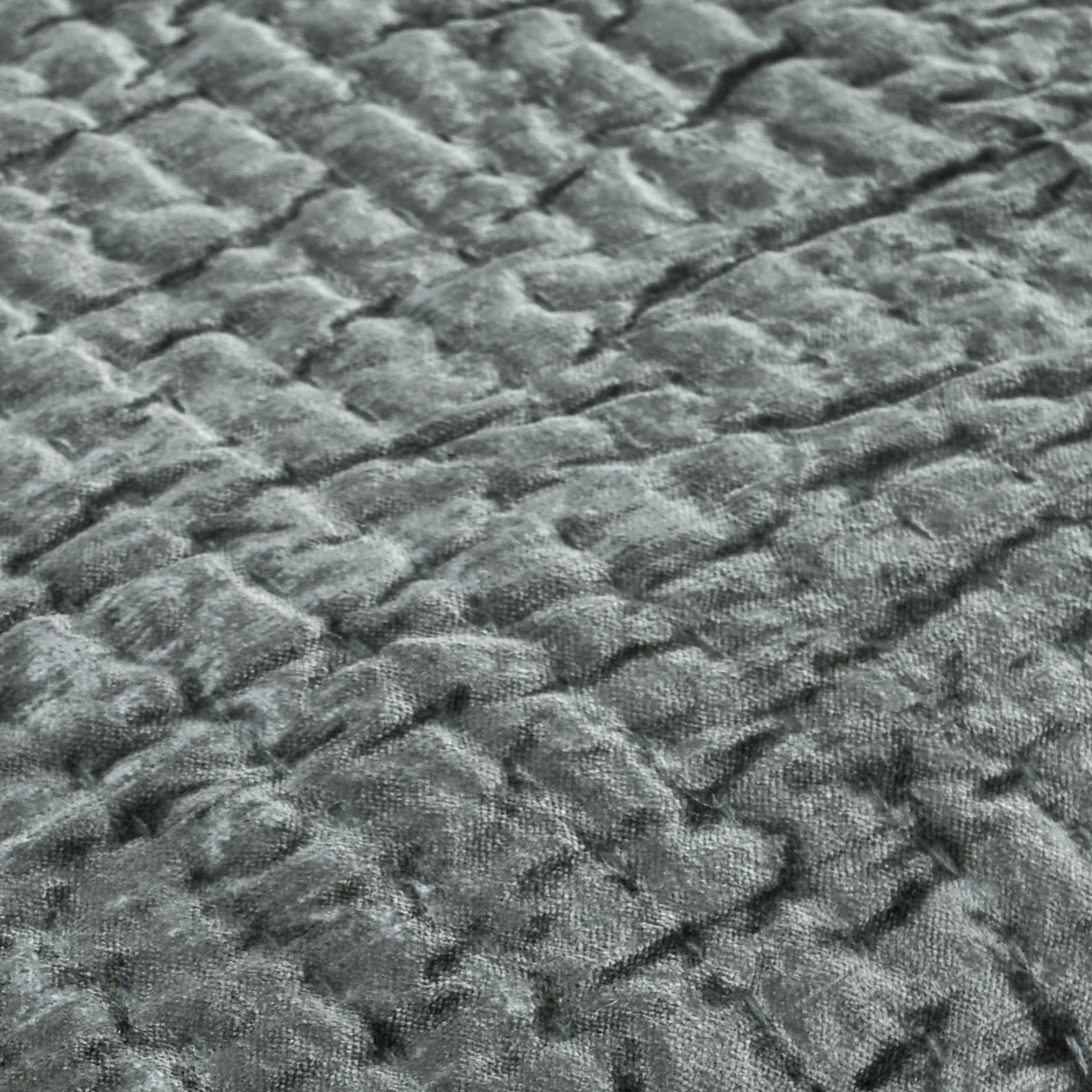 Bari - Velvet Quilt Collection