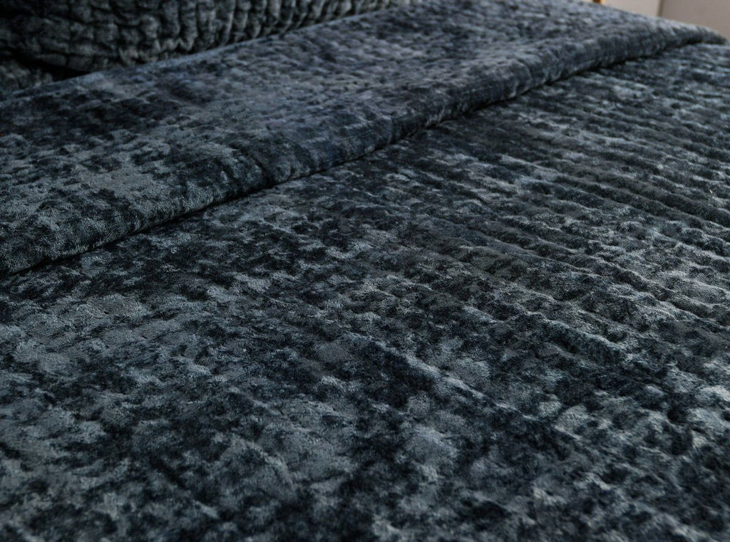Bari - Velvet Quilt Collection