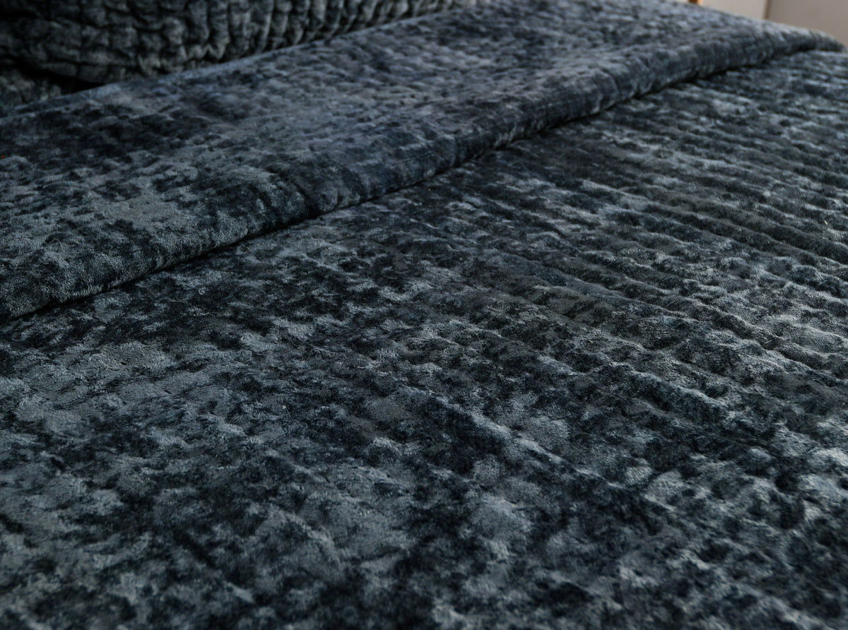 Bari - Velvet Quilt Collection