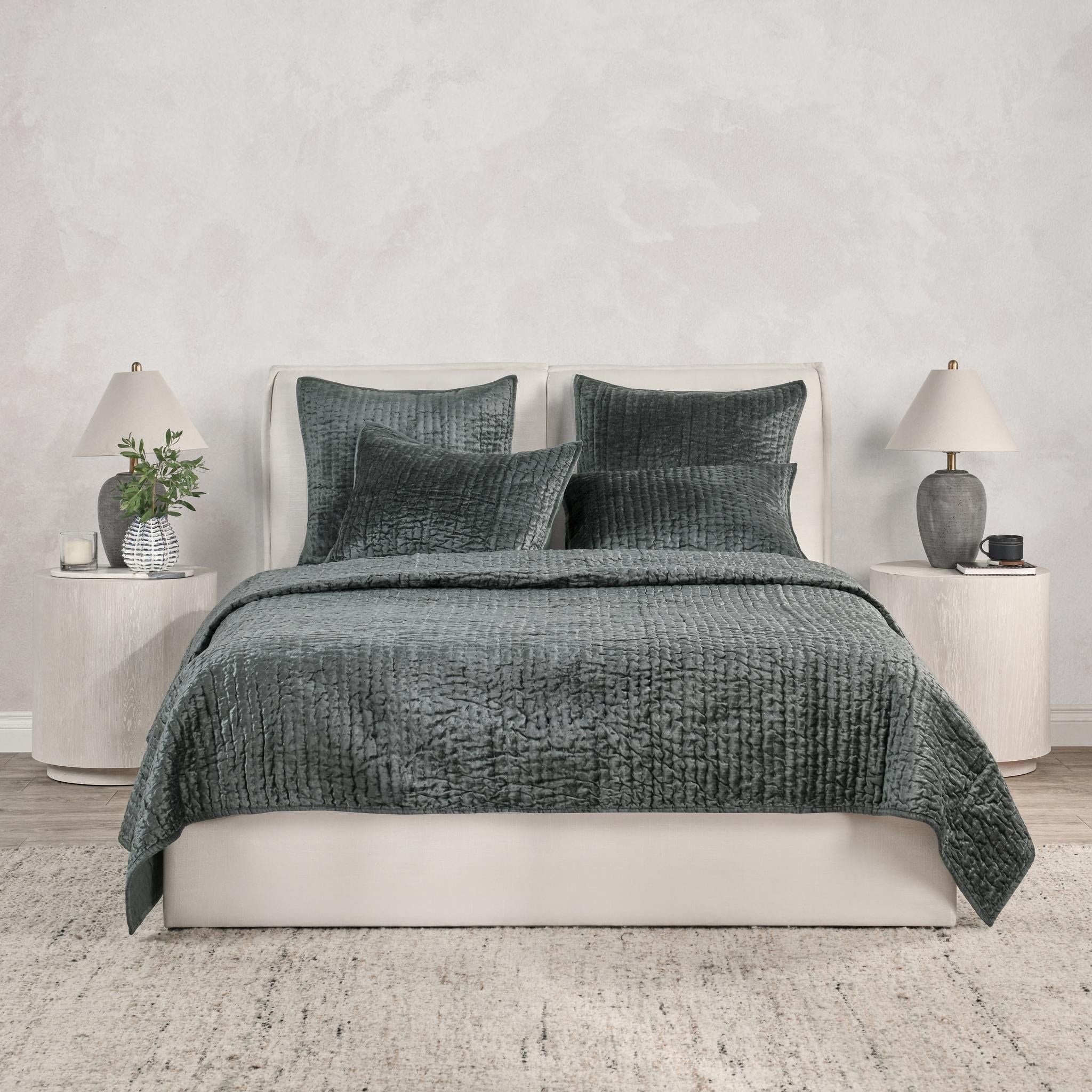 Bari - Velvet Quilt Collection