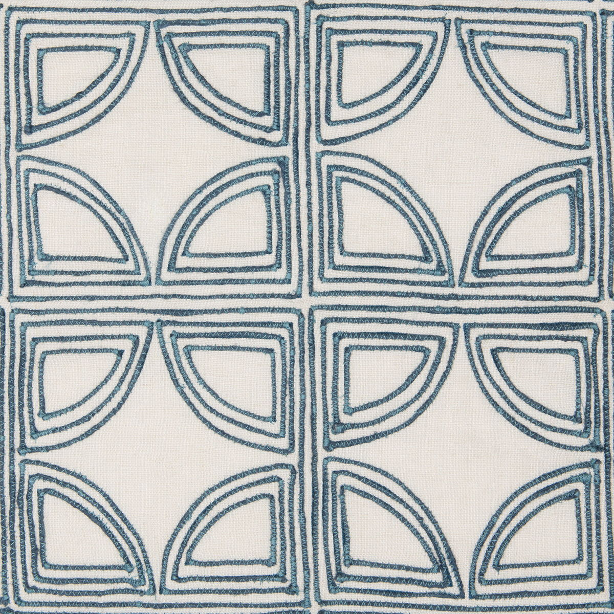 Elea - 22" x 22" Pillow