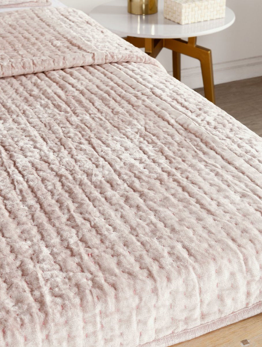 Bari - Velvet Quilt Set