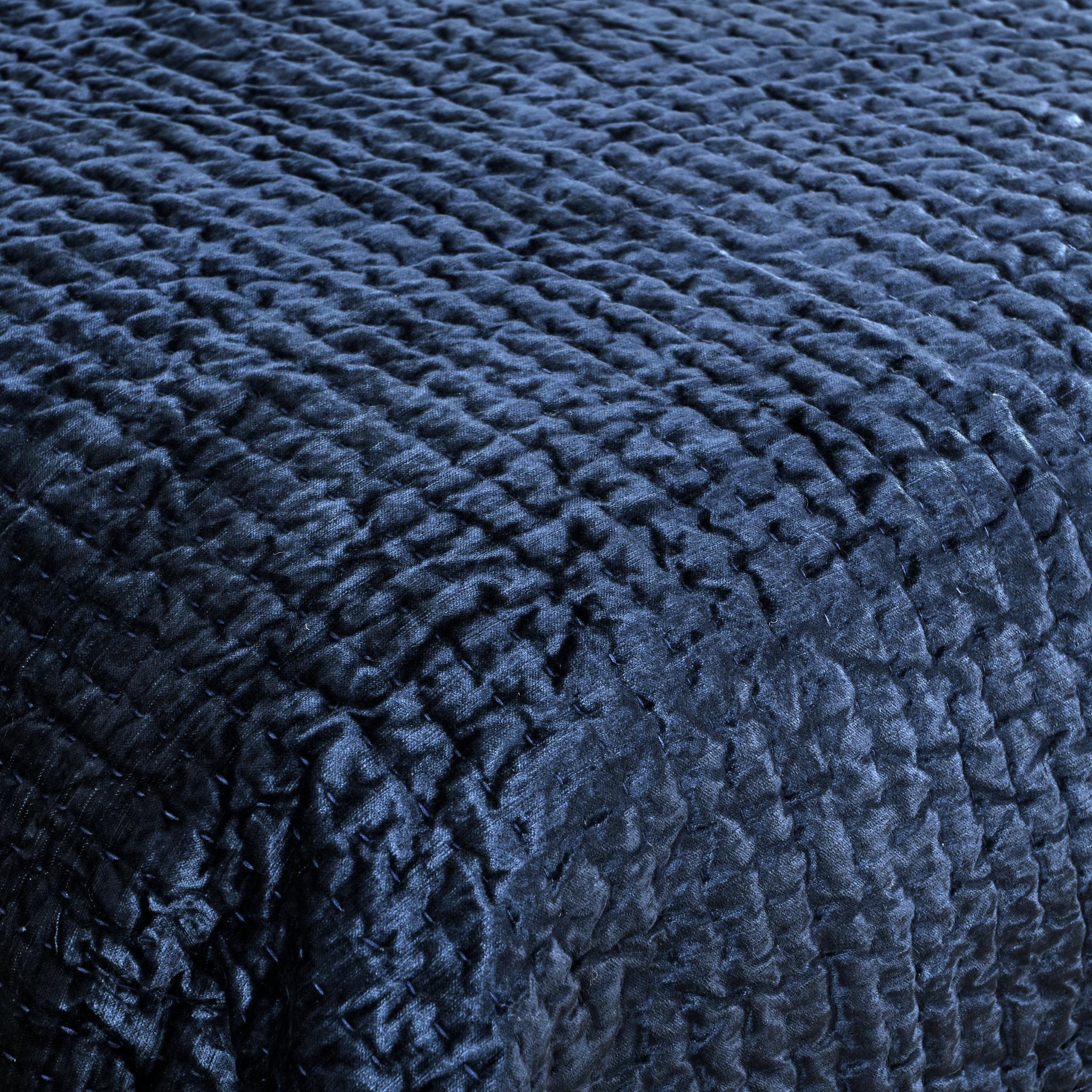 Bari - Velvet Quilt Collection