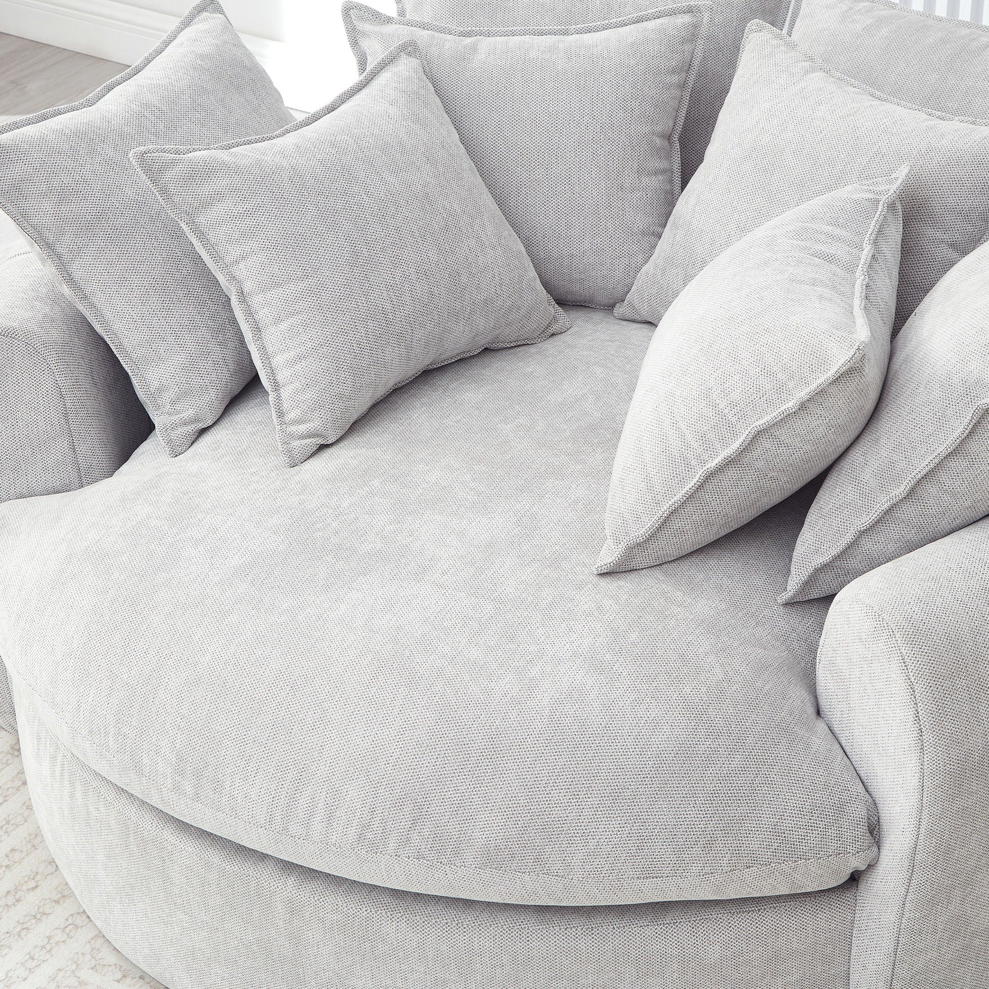 Modern Round Chaise Sofa With 8 Throw Pillows