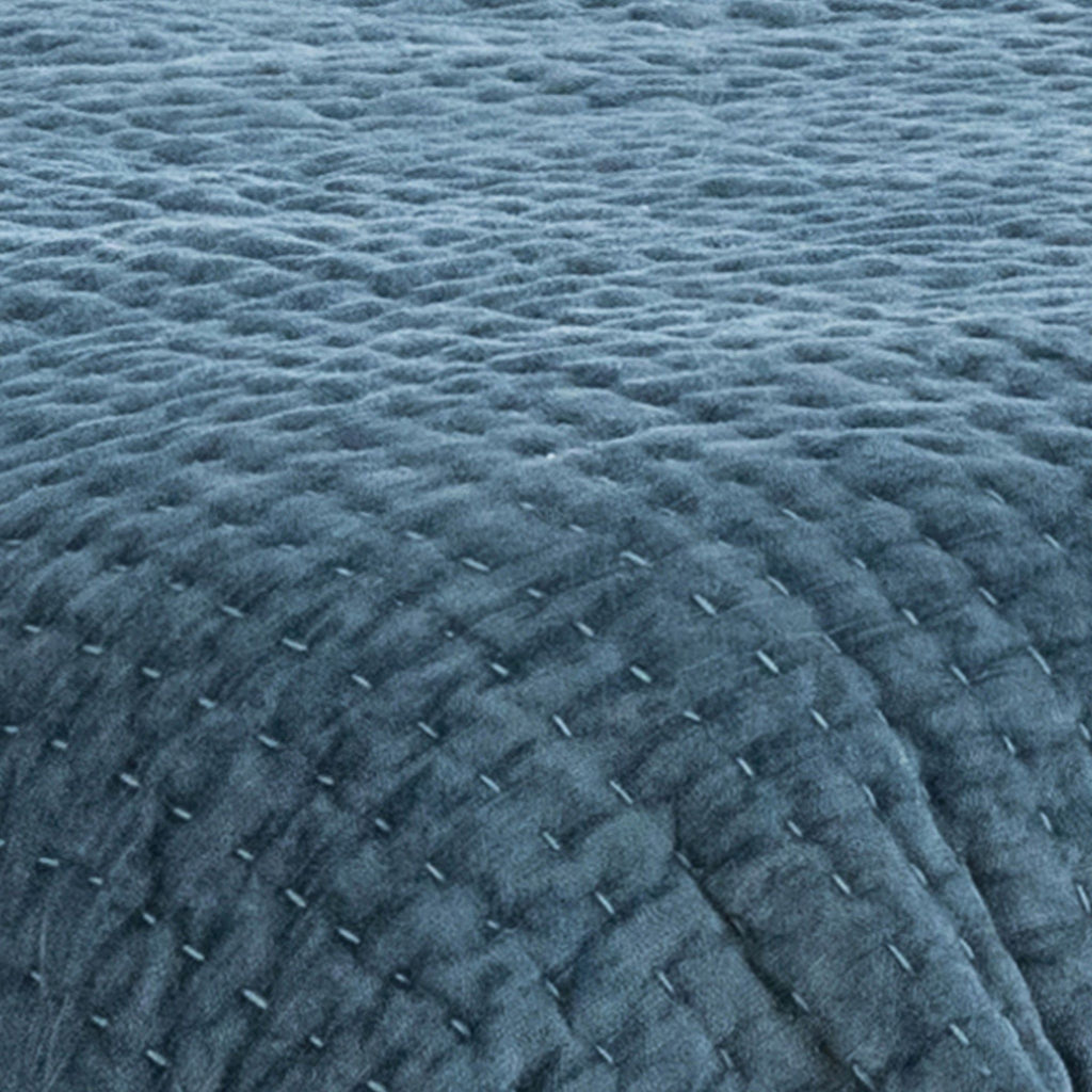 Bari - Velvet Quilt Set