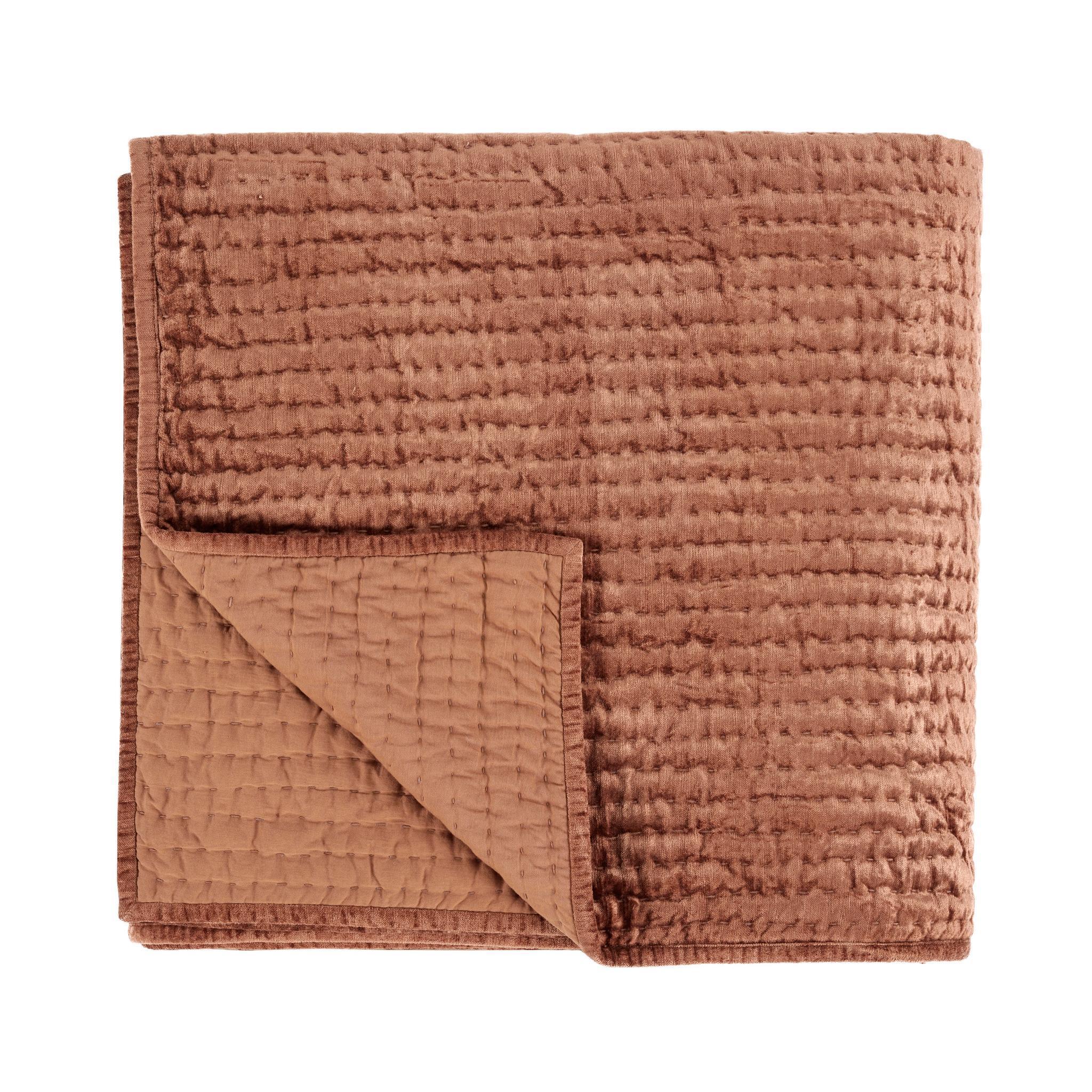 Bari - Velvet Quilt Set
