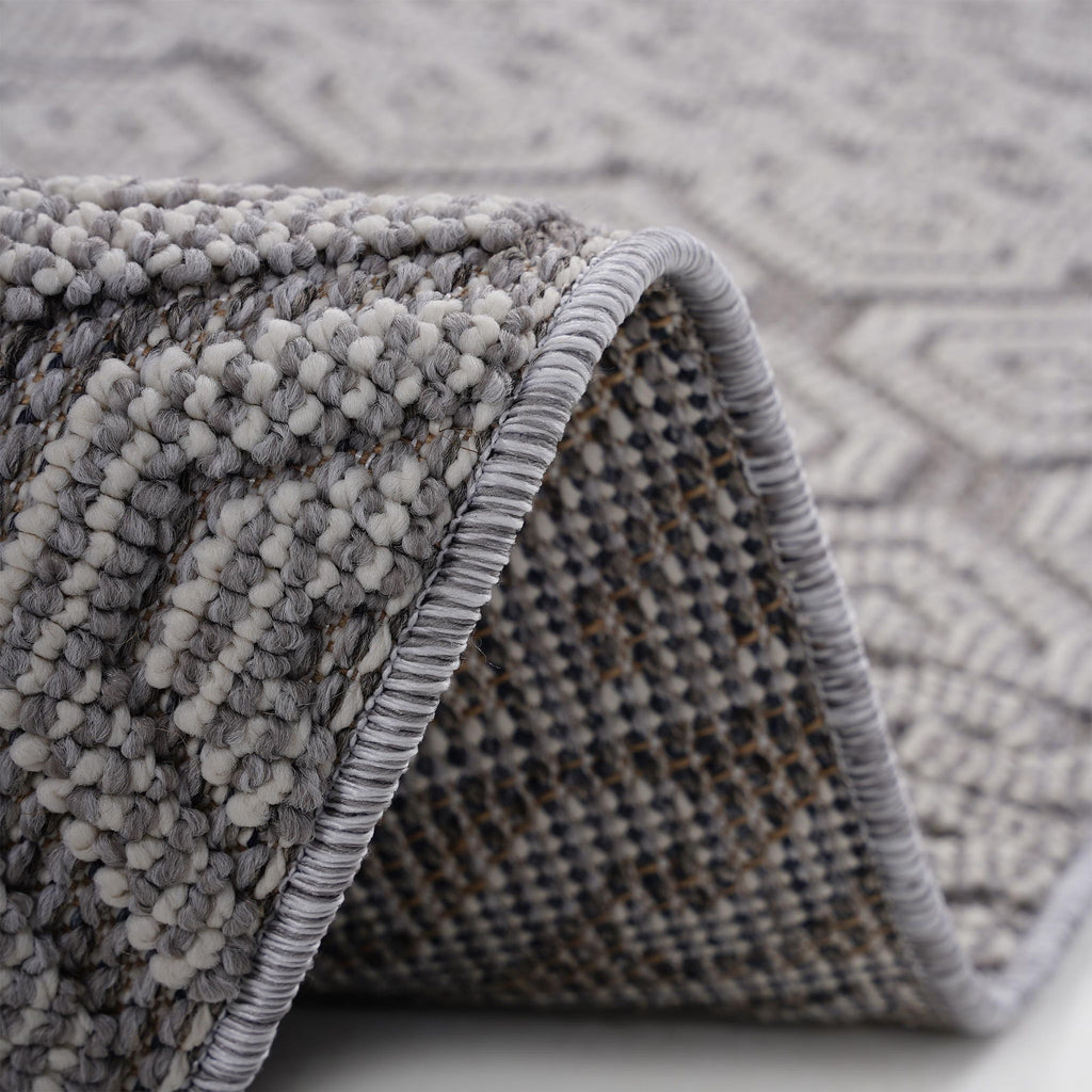 Guros - 8' X 10' Geometric Indoor / Outdoor Area Rug - Gray / White