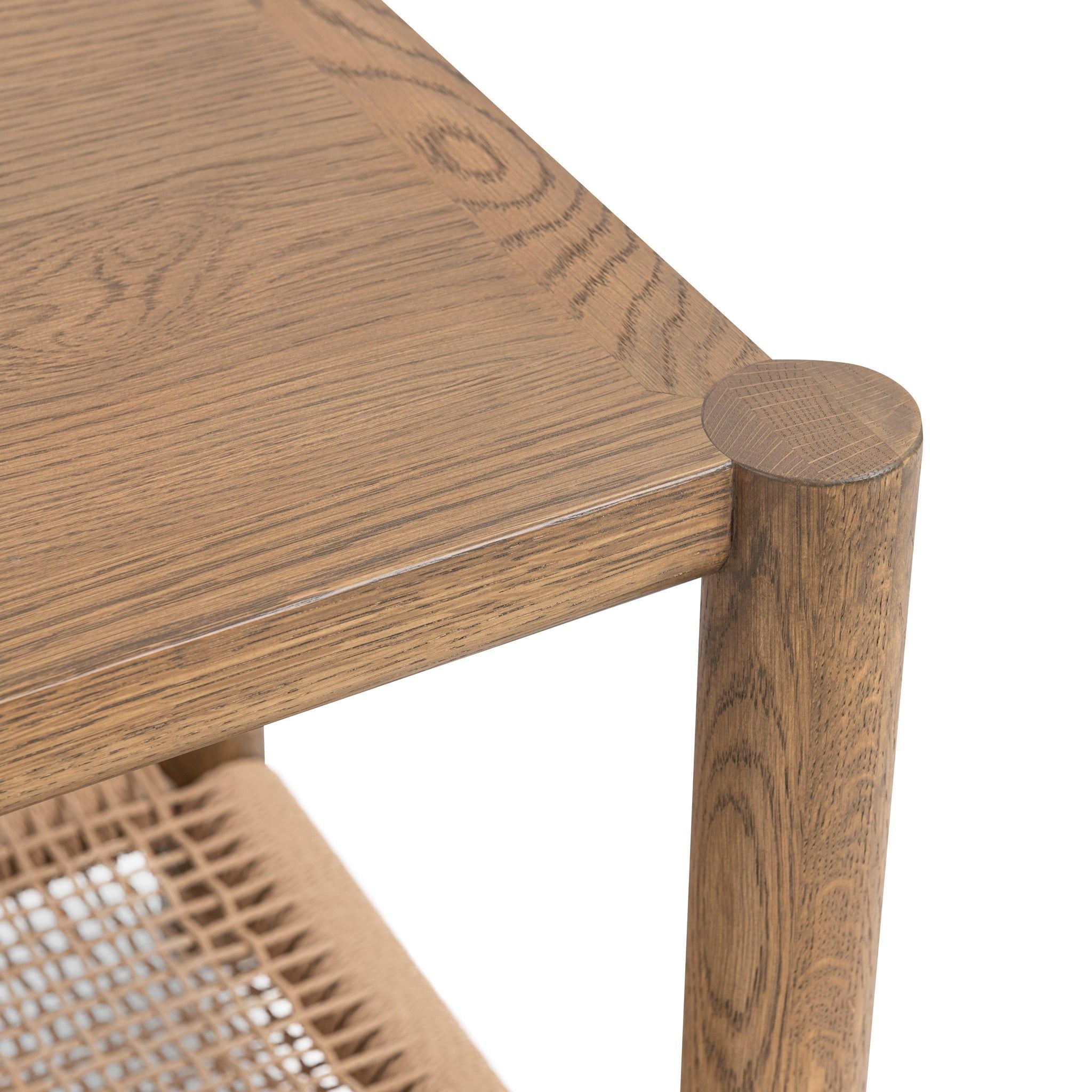 Jilian - Table