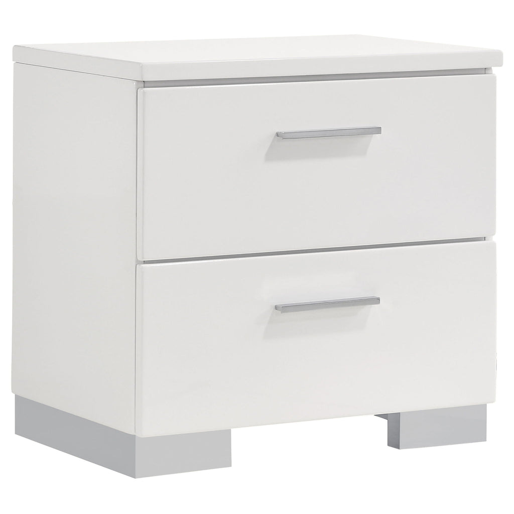 August - 6 Piece Queen Panel Bedroom Set With LED Lighting - White