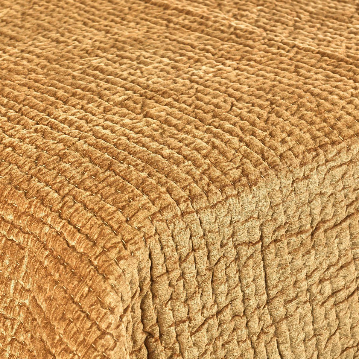 Bari - Velvet Quilt Set