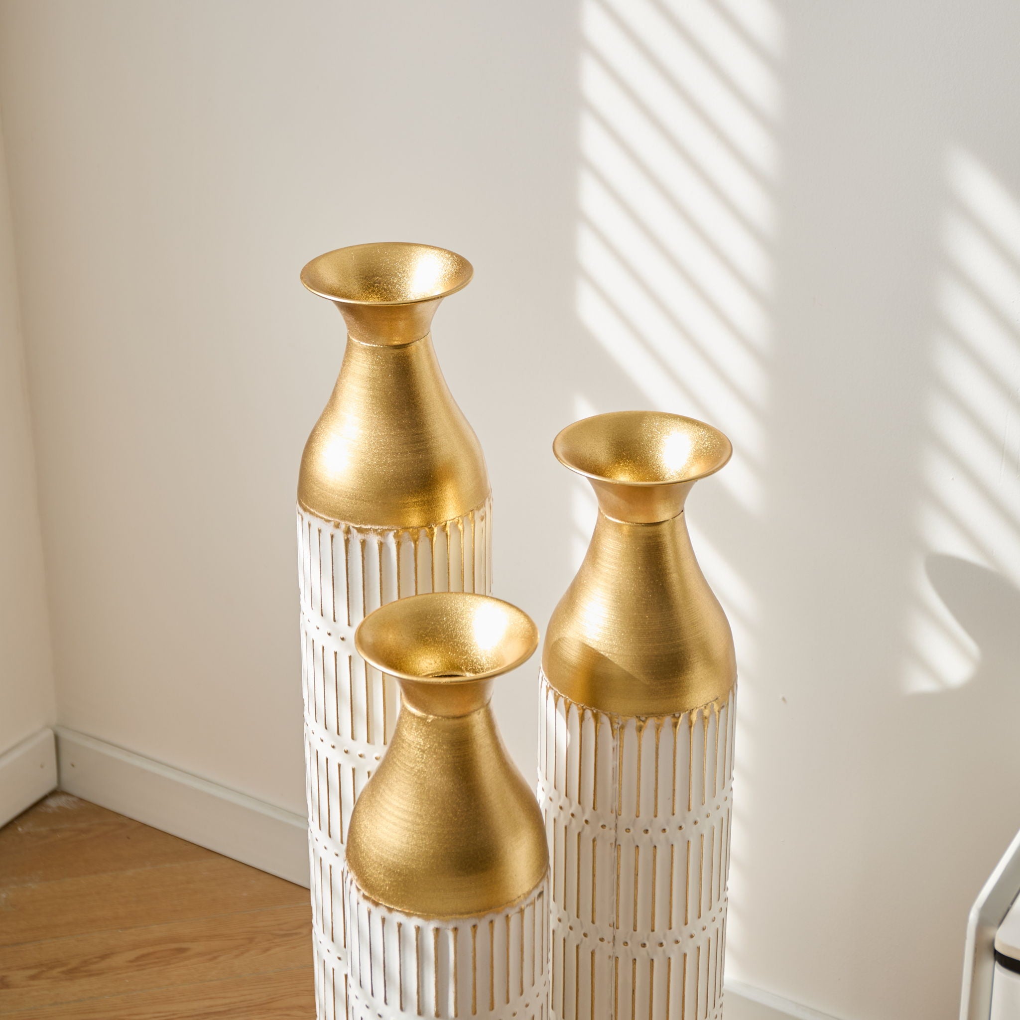 Floor Metal Vases Decorated White Metal Vases (Set of 3) Gorgeous Home Decoration Large Glazed Metal Vases - White