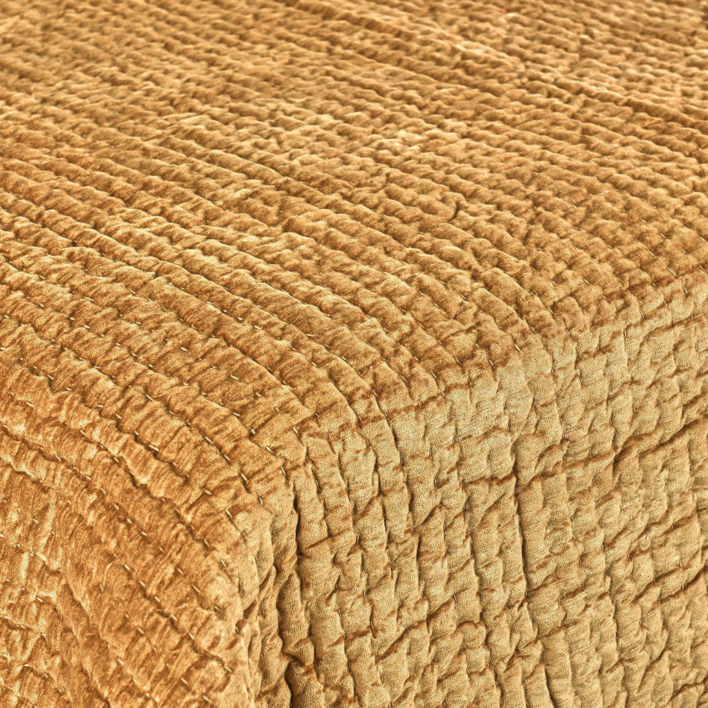 Bari - Velvet Quilt