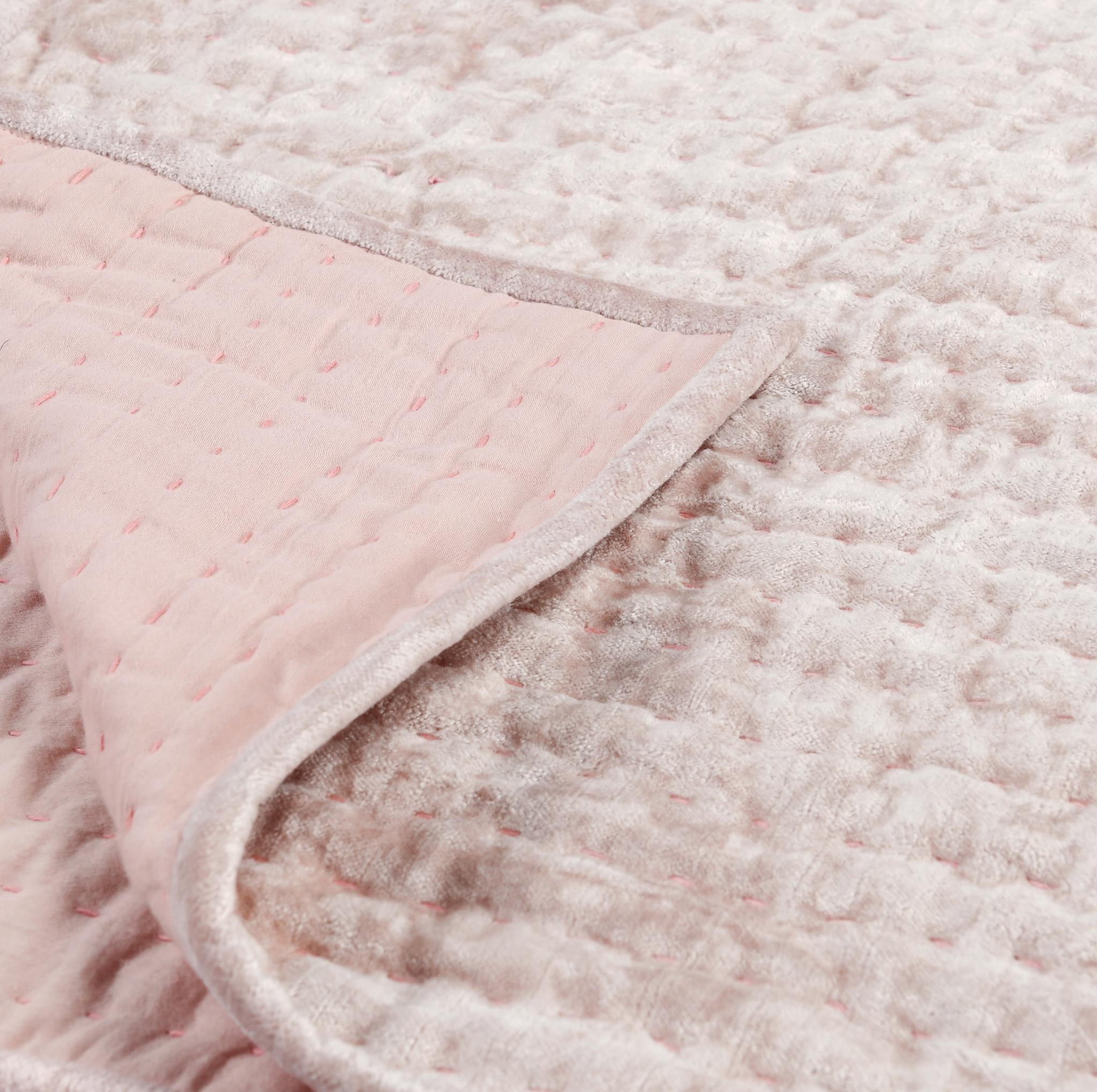 Bari - Velvet Quilt Set