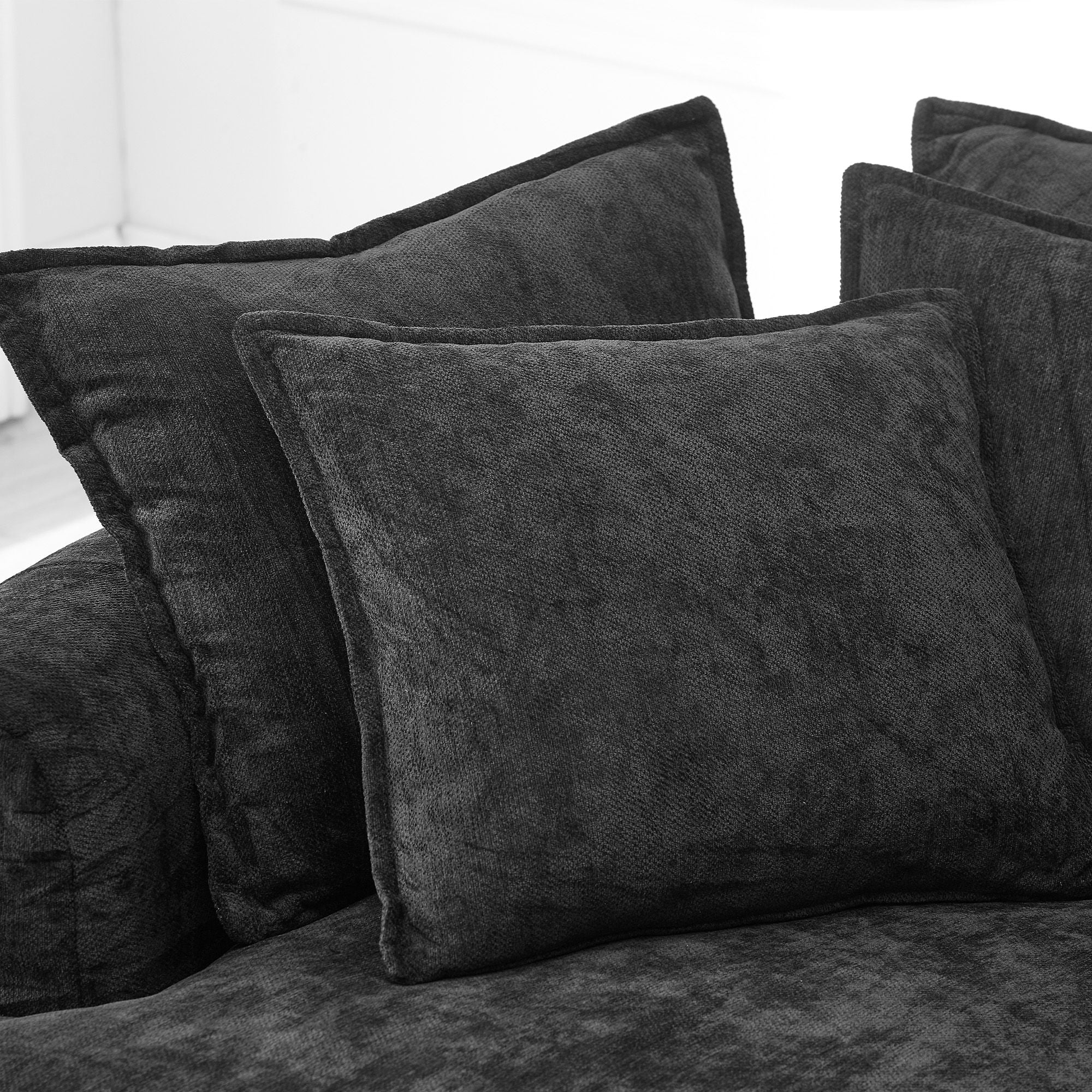 Modern Round Chaise Sofa With 8 Throw Pillows