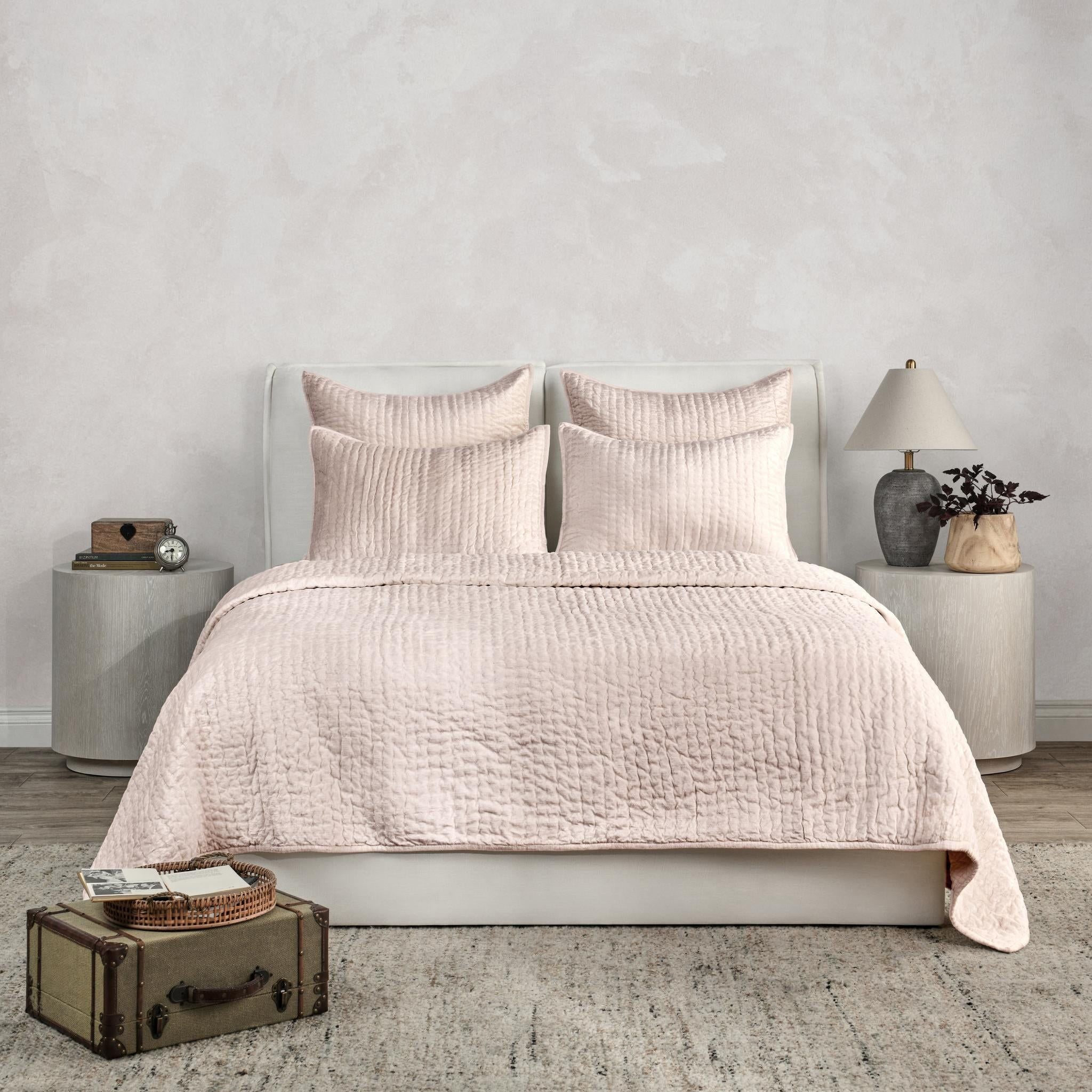 Bari - Velvet Quilt - Bliss Pink