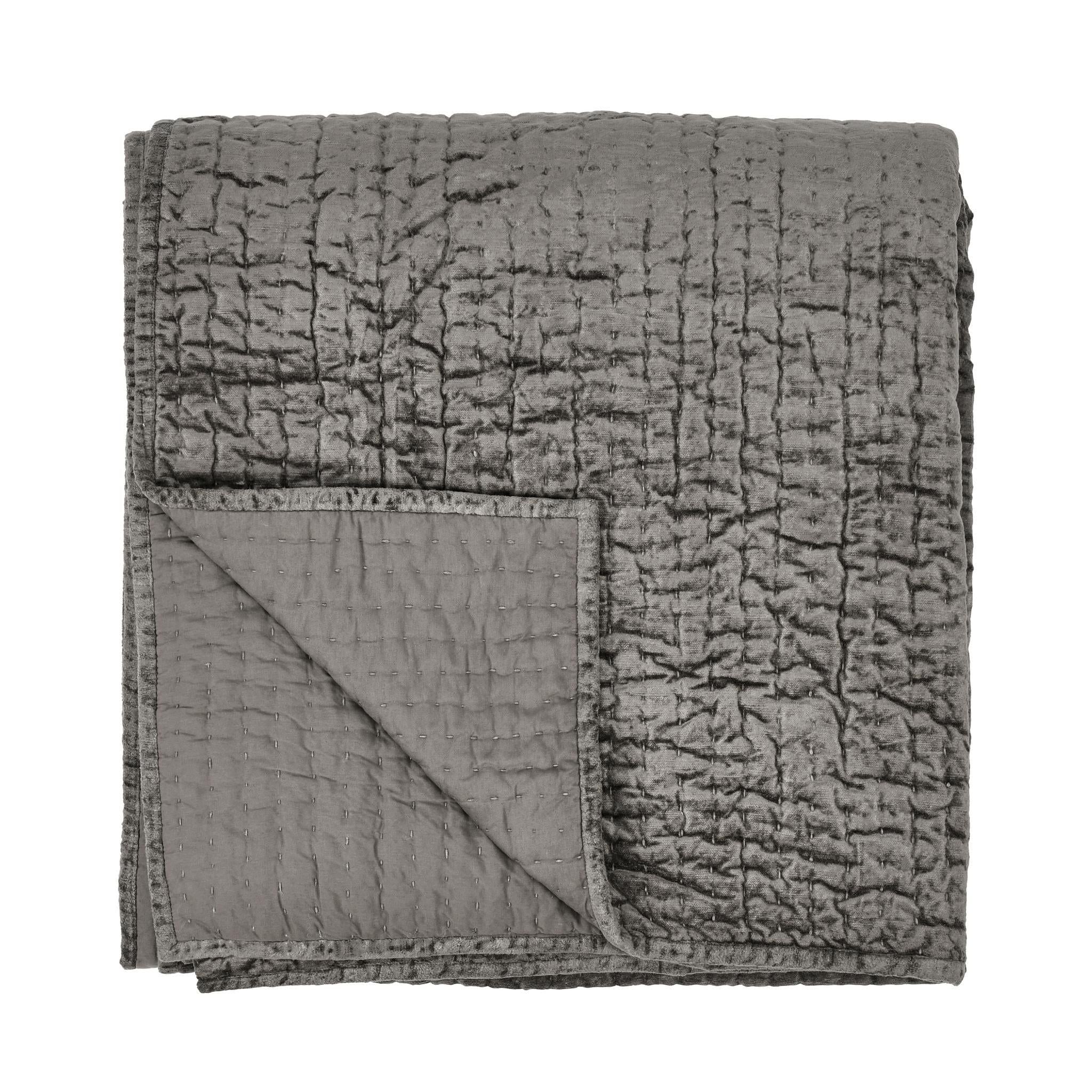 Bari - Velvet Quilt Set