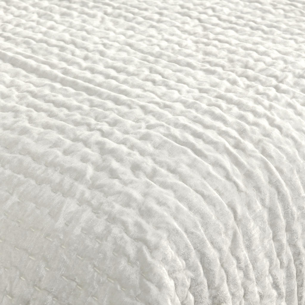 Bari - Velvet Quilt Set