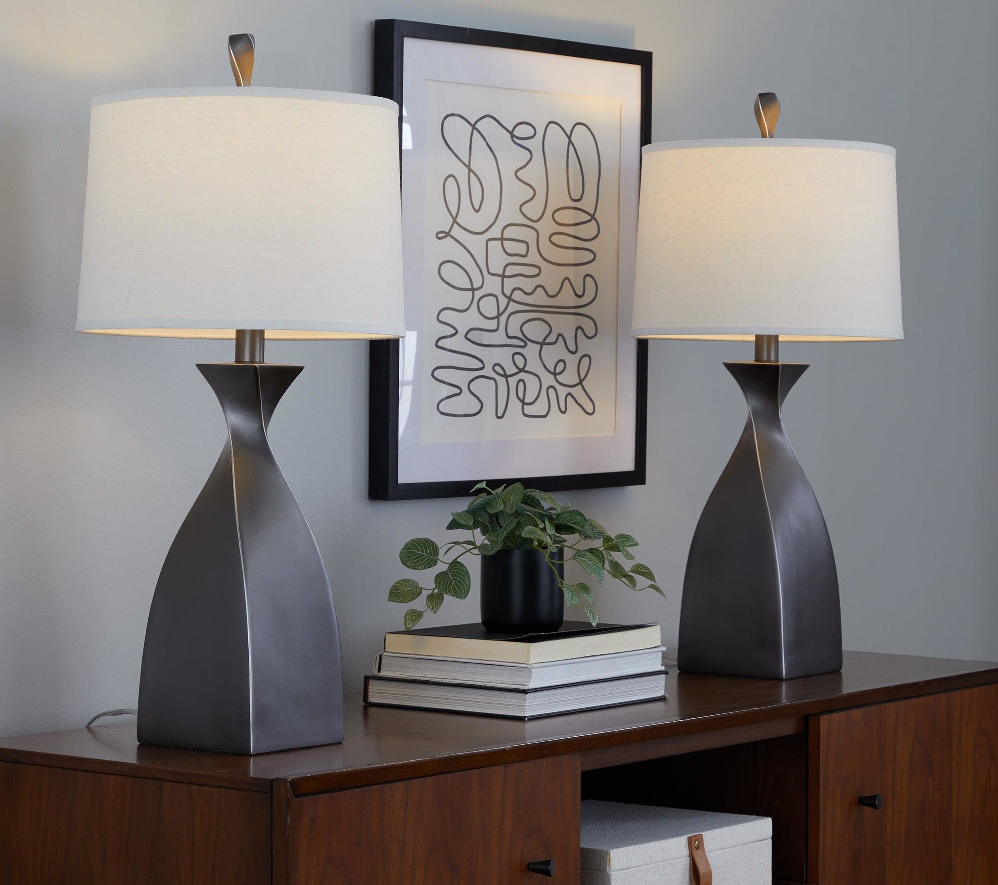 Curvo - Contemporary Polyresin Table Lamp (Set of 2)